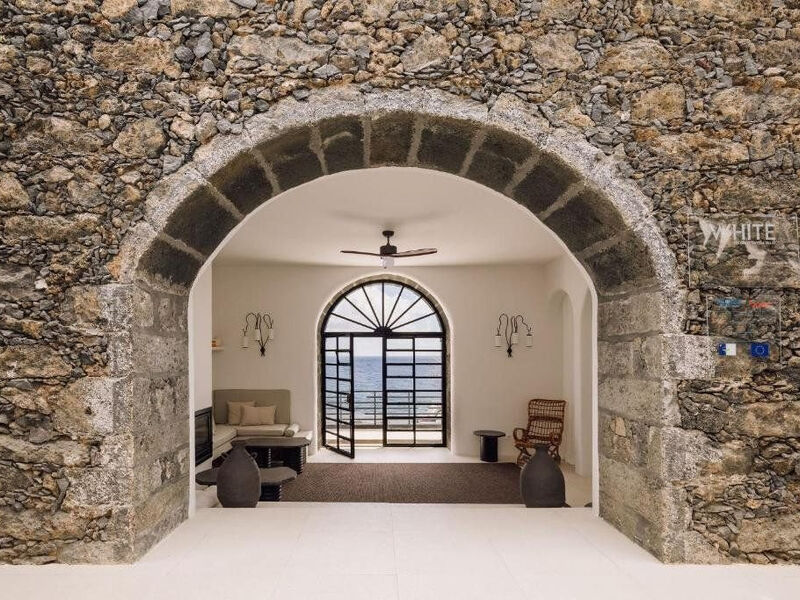 White Exclusive Suites & Villas