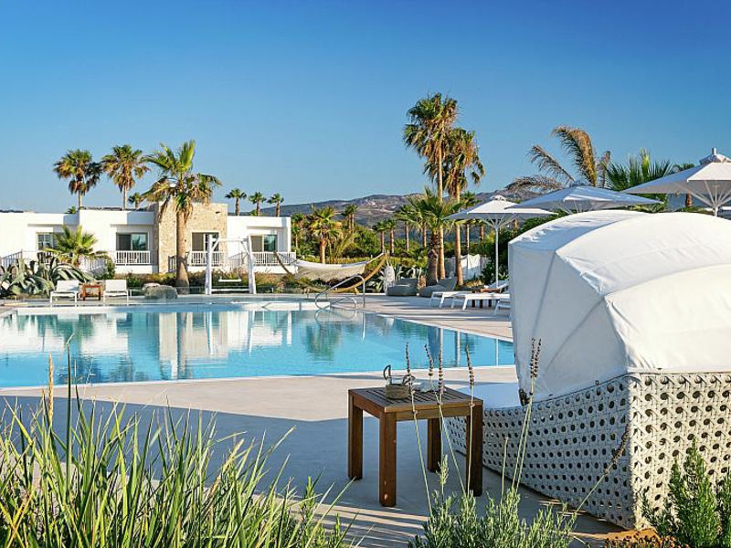 White Pearls Luxury Suites