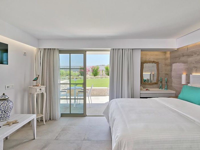 White Pearls Luxury Suites