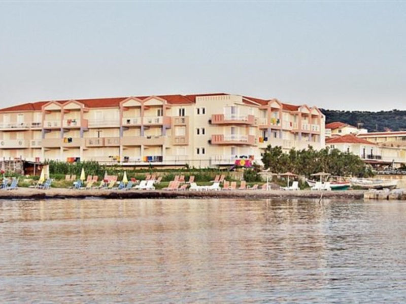 Xenos Kamara Beach