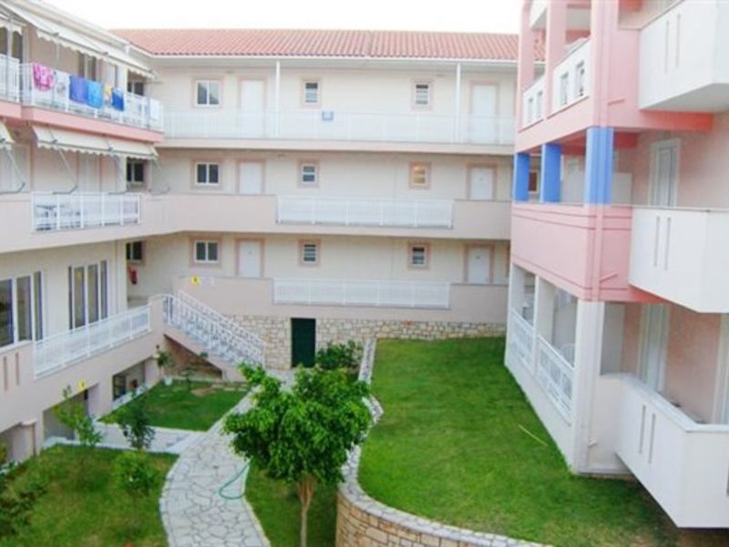 Xenos Kamara Beach