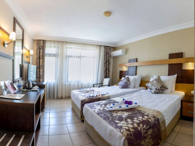 Kandelor Hotel