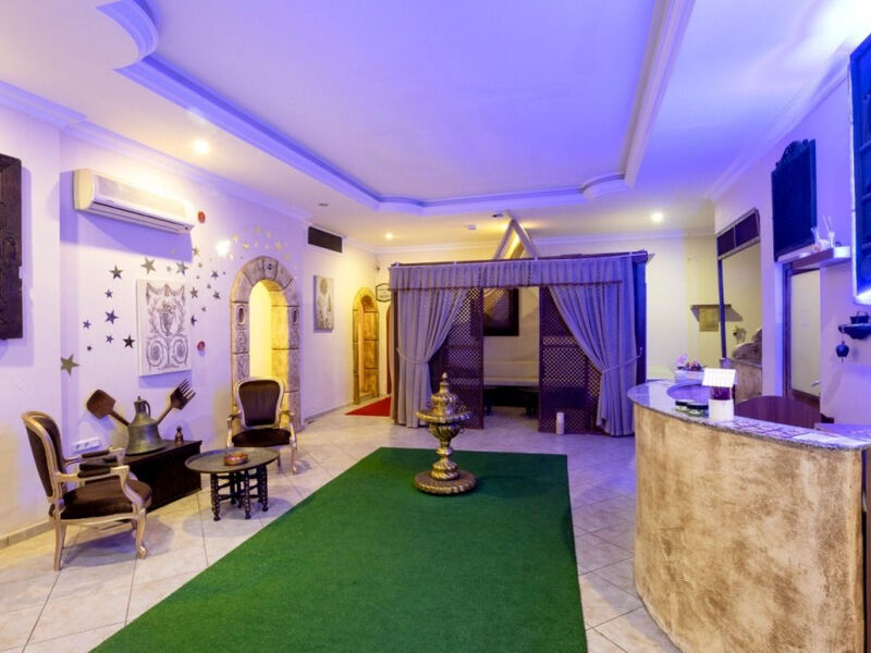 Kandelor Hotel
