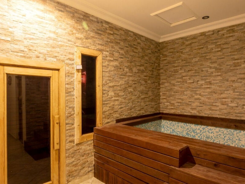 Kandelor Hotel