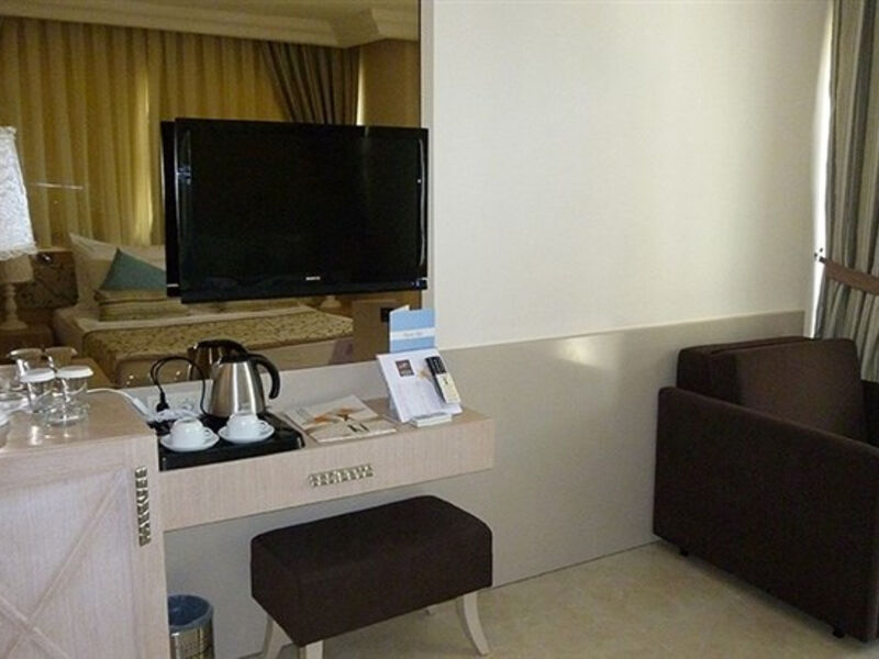 Xperia Saray Beach