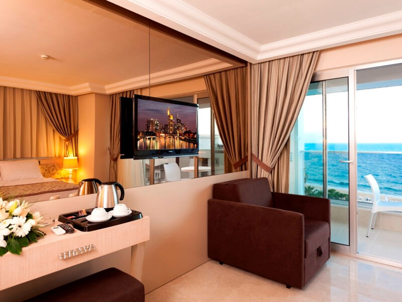 Xperia Saray Beach