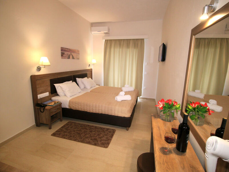 Yannis Hotel Ipsos