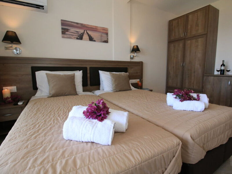 Yannis Hotel Ipsos