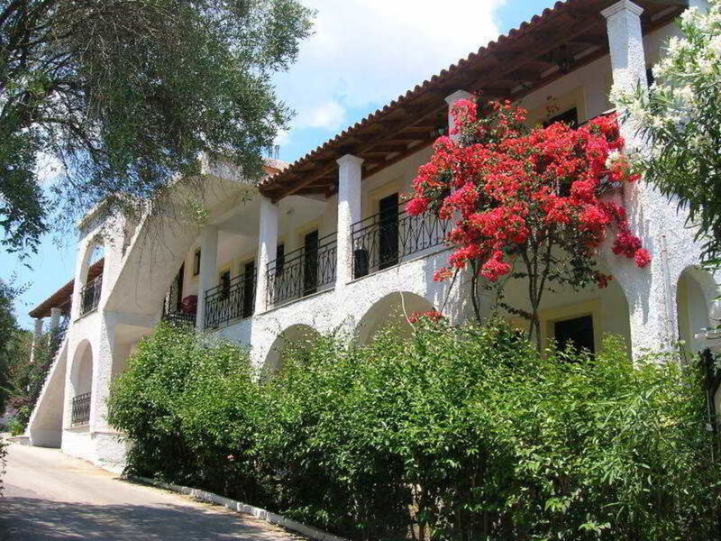 Yannis Hotel Ipsos