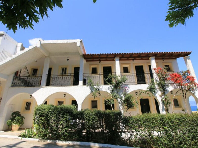 Yannis Hotel Ipsos