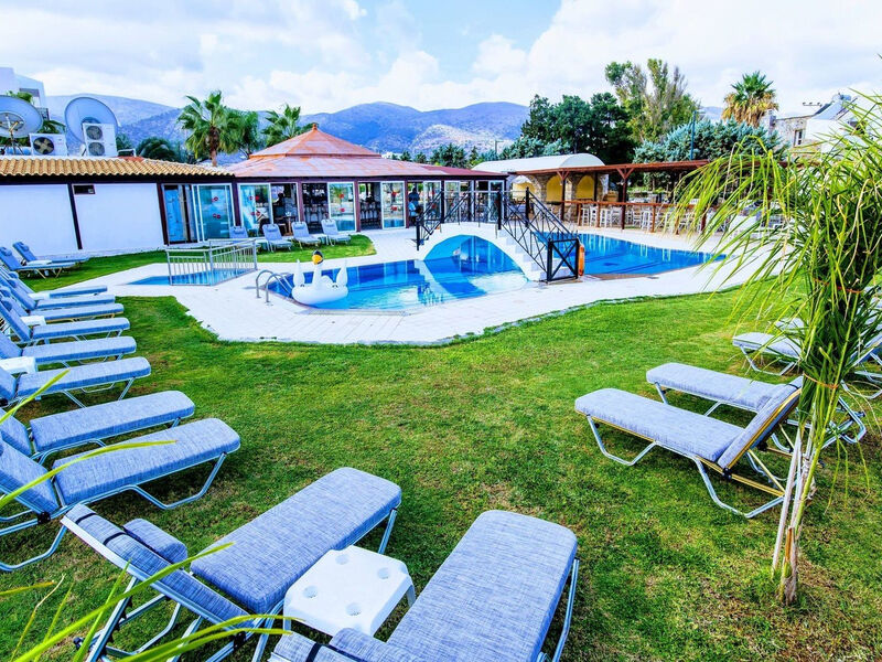 Yiannis Manos Resort