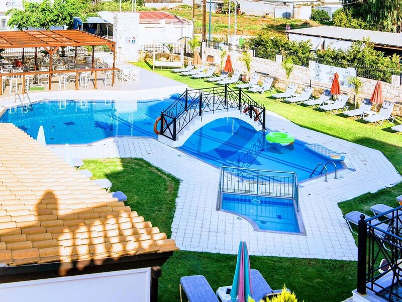 Yiannis Manos Resort