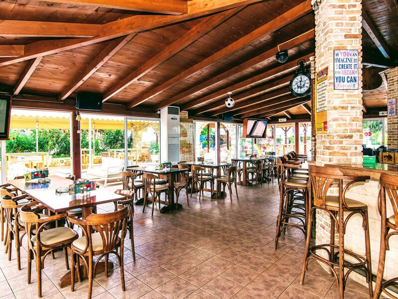 Yiannis Manos Resort
