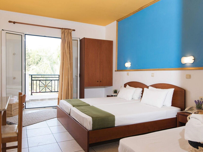 Yiannis Manos Resort