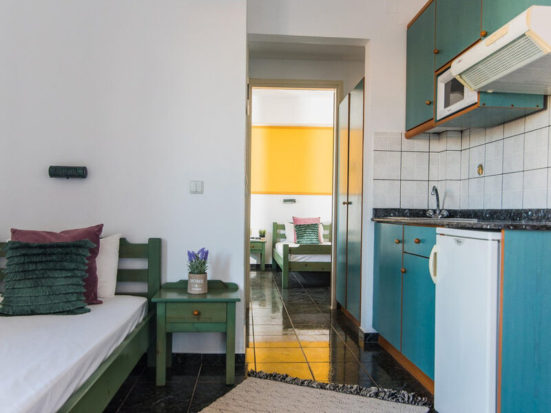 Yiannis Manos Resort