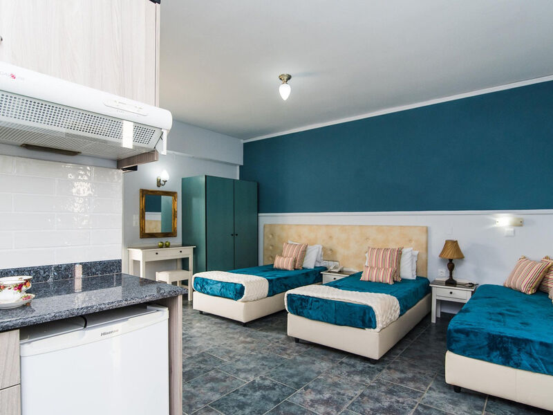 Yiannis Manos Resort
