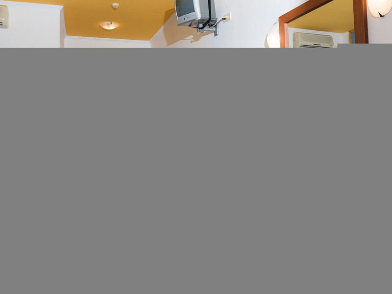 Yiannis Manos Resort