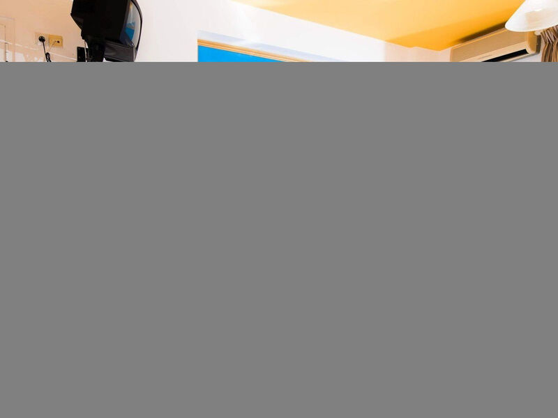 Yiannis Manos Resort