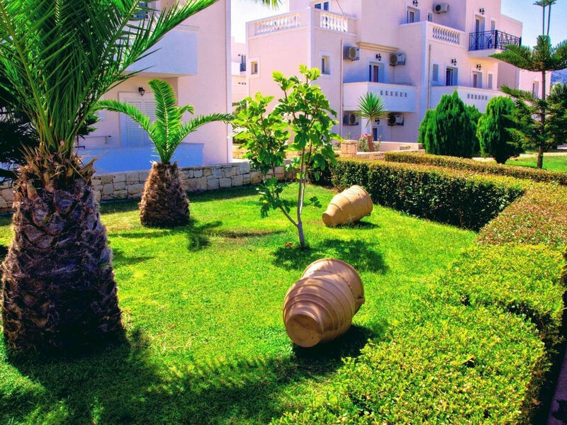 Yiannis Manos Resort