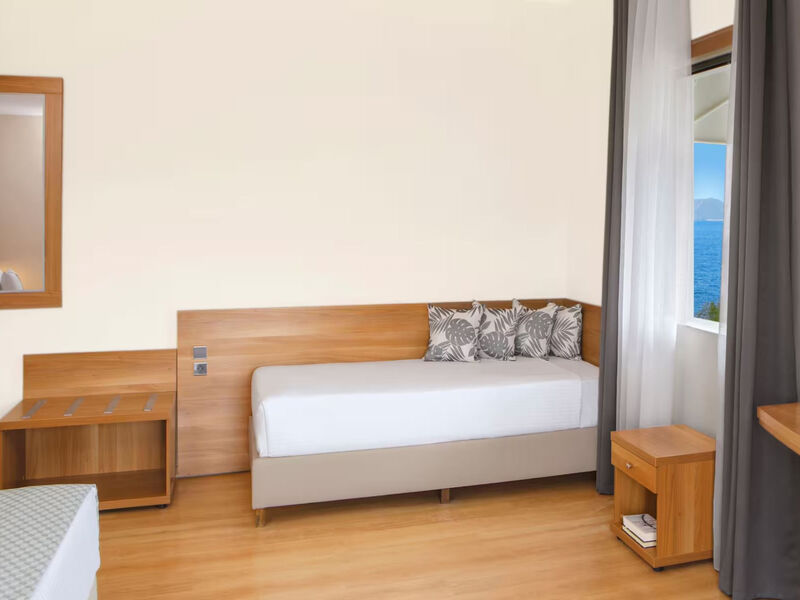 Zeus Essence Ramada Athens