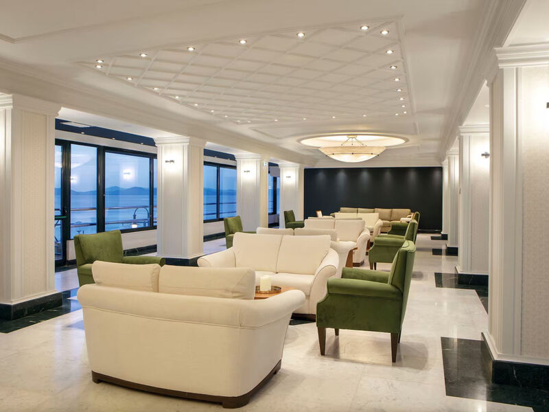 Zeus Essence Ramada Athens