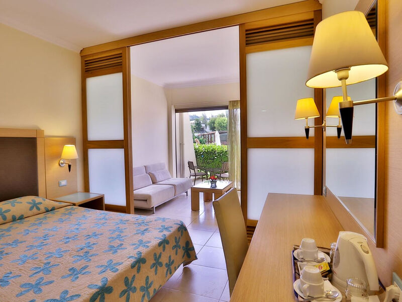 Zeus Hotels Sol By Melia Cosmopolitan