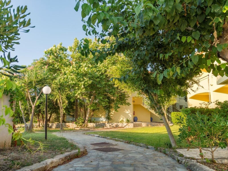 Ammes Hotel & Apartments