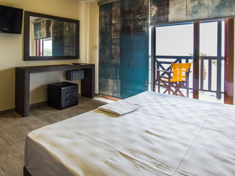 Aparthotel Koukis Beach
