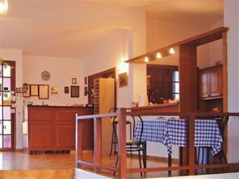 Bellevue Studios & Apartments