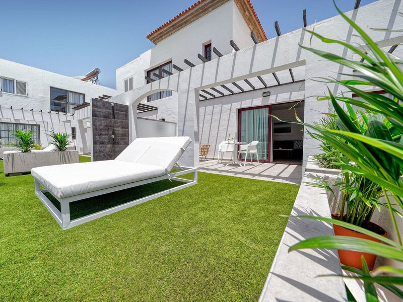 Broncemar Beach Suites