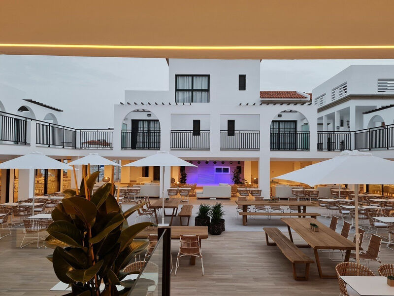 Broncemar Beach Suites