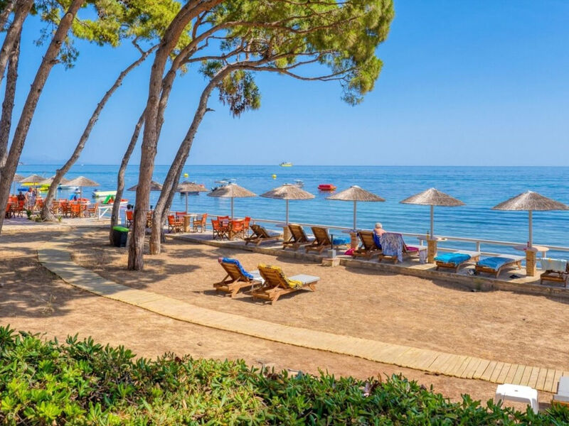 Castello Beach Hotel