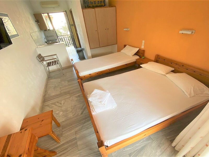 Dakis