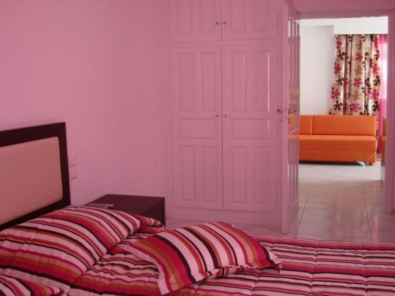 Elena Studios & Suites