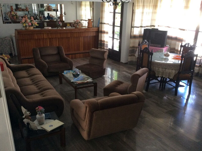 Studia a Apartmány Frini