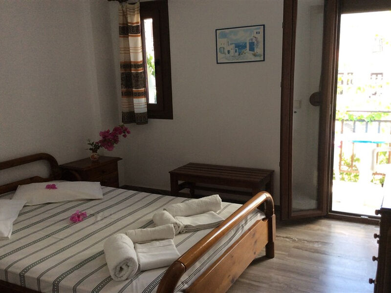 Studia a Apartmány Frini