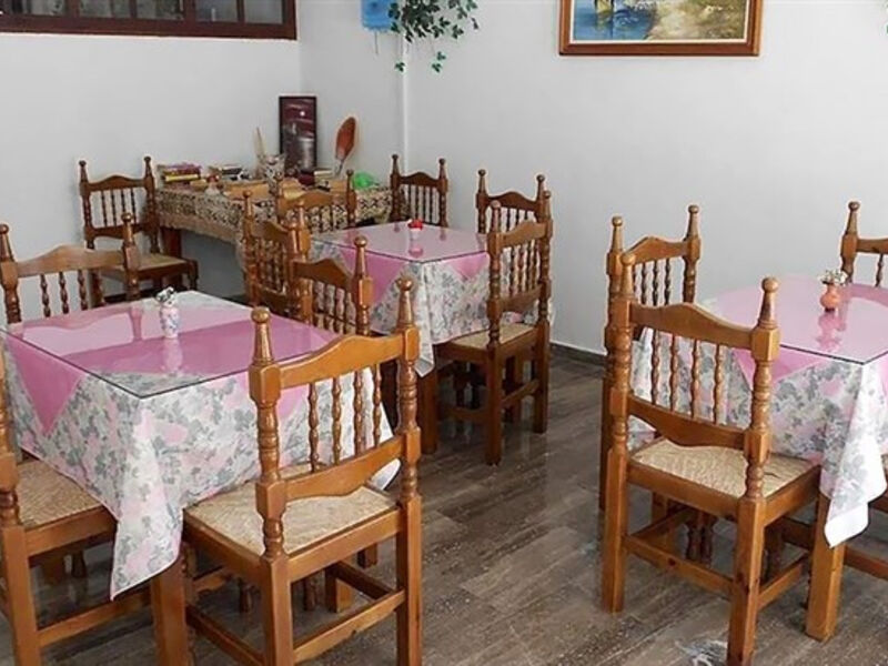 Studia a Apartmány Frini