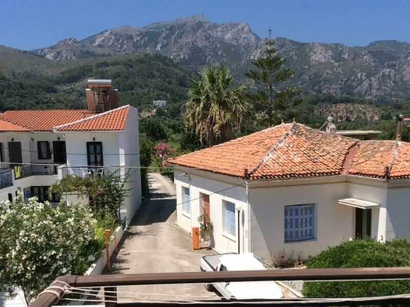Studia a Apartmány Frini