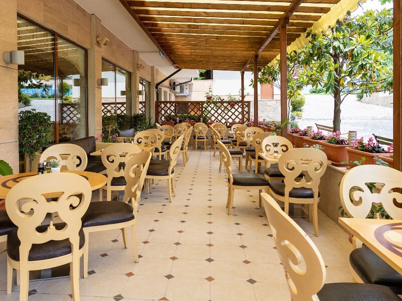 Garden Of Eden Aparthotel