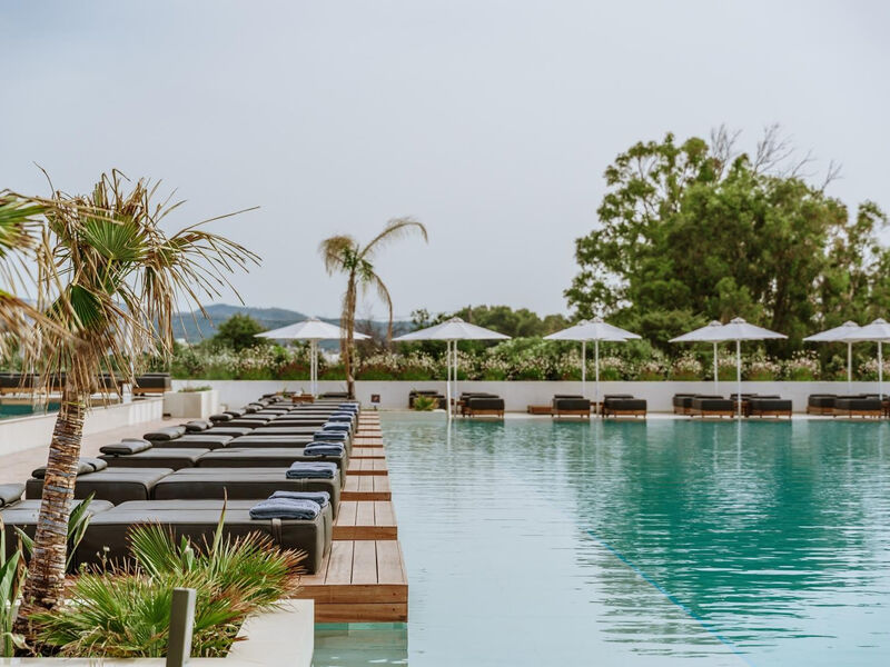 Gennadi Grand Resort