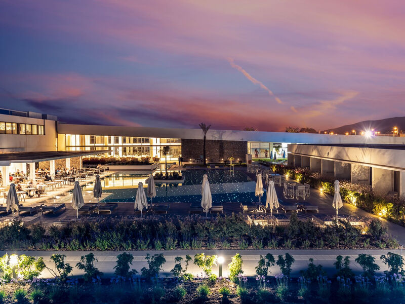 Gennadi Grand Resort