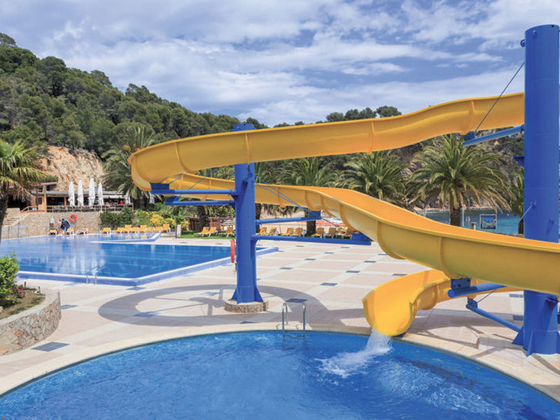 Giverola Resort