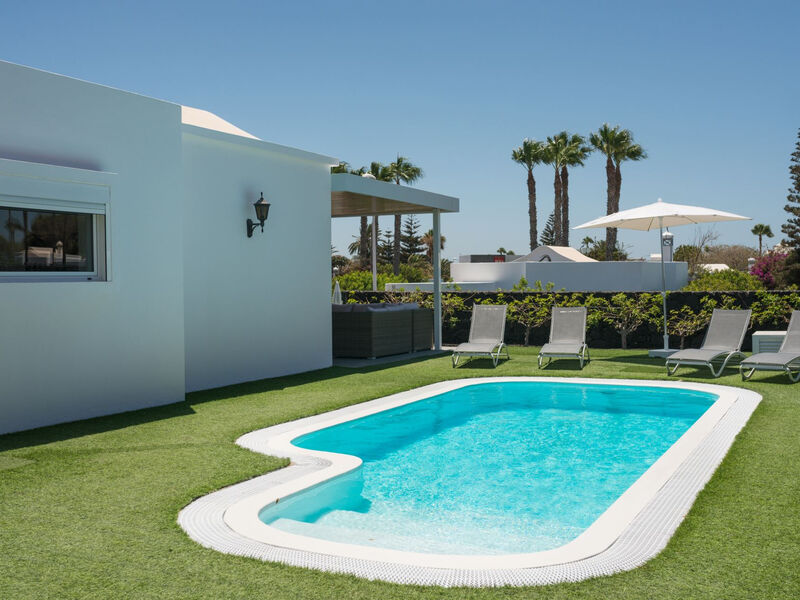 Villas Hyde Park Lane