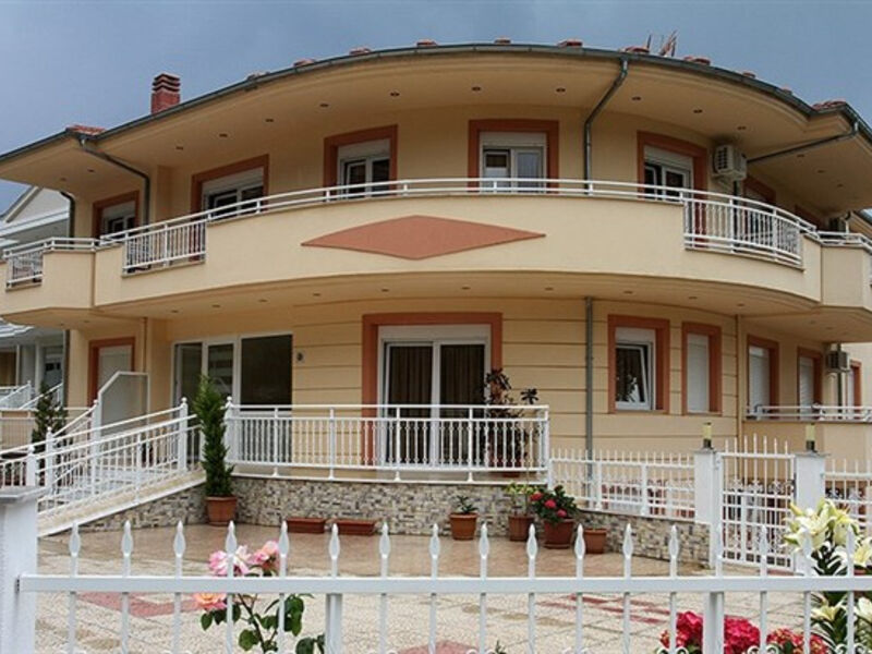Apartmánový Dům Ladikas
