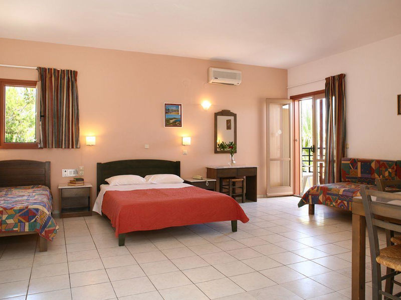Latania Apt & Annex