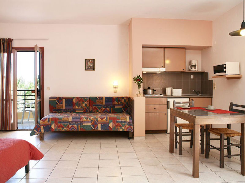 Latania Apt & Annex