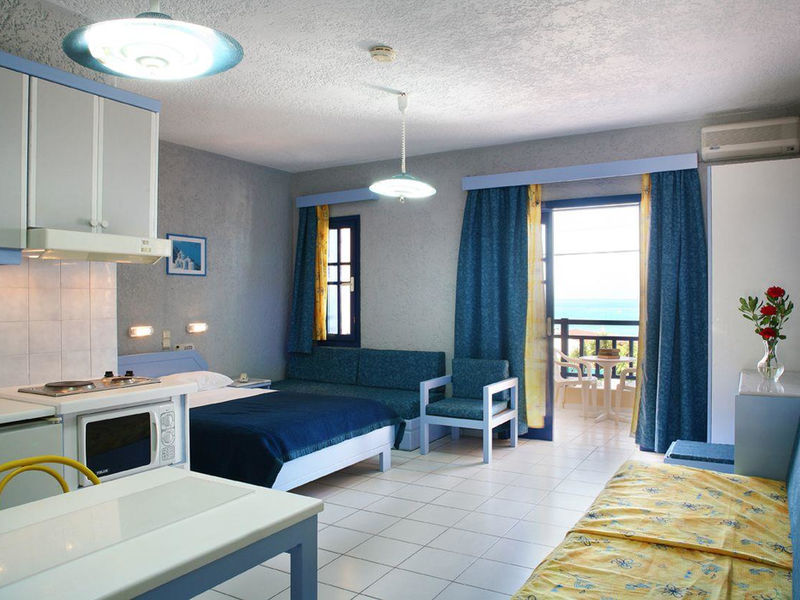 Latania Apt & Annex