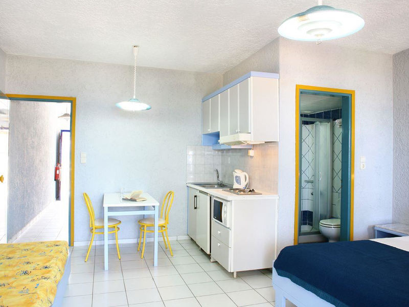 Latania Apt & Annex