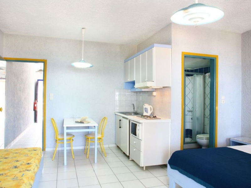 Latania Apt & Annex