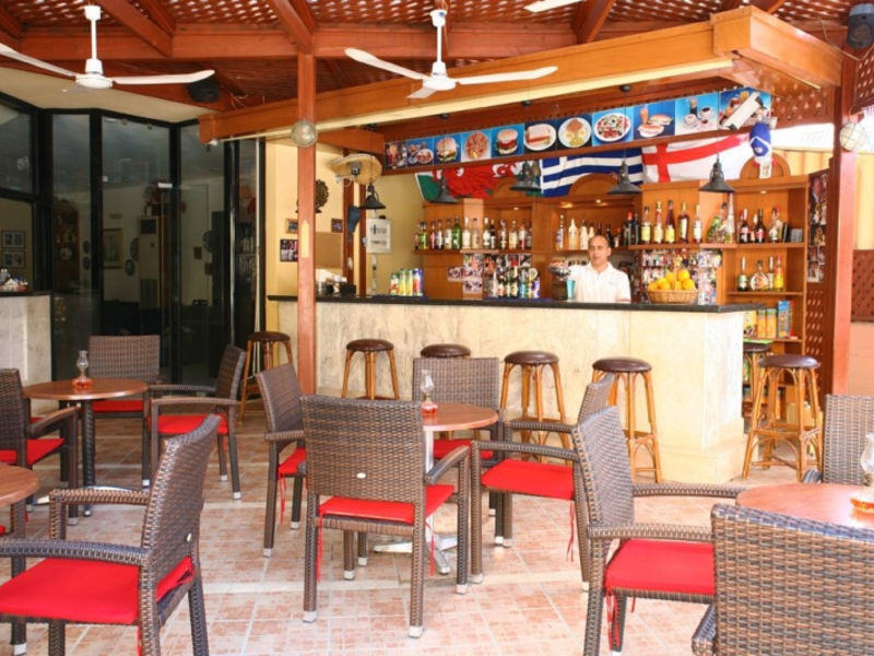 Latania Apt & Annex